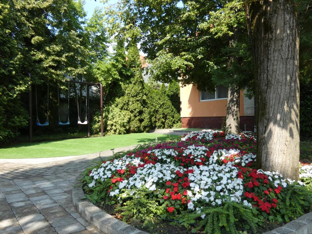 The Boys Apartman Сиофок Екстериор снимка